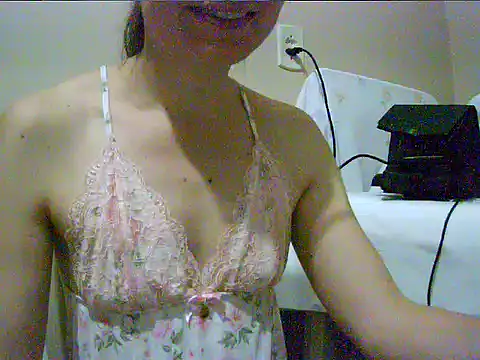 Snapshot of ana_rosadinha chatting on 11-15-25, 01:58 ana rosadinha online show from 11-15-25, 01:58