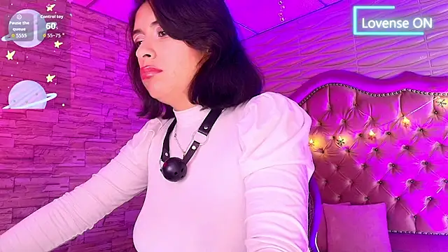 Roxanne Han online show from 12-19-25, 11:50