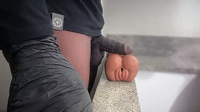 Snapshot of Blacksperm111 chatting on 01-10-26, 06:31 Blacksperm111 online show from 01-10-26, 06:31