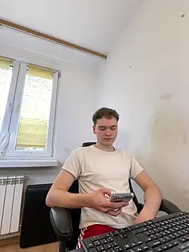 Snapshot of danielxfun chatting on 12-21-25, 11:17 danielxfun online show from 12-21-25, 11:17