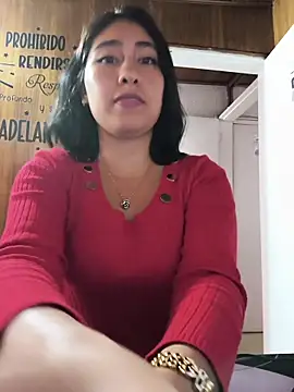 Snapshot of Maily_camerun chatting on 10-28-25, 02:42 Maily camerun online show from 10-28-25, 02:42