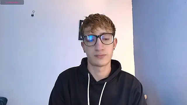 Snapshot of Erick_Taylor3 chatting on 04-30-26, 07:42 Erick Taylor3 online show from 04-30-26, 07:42