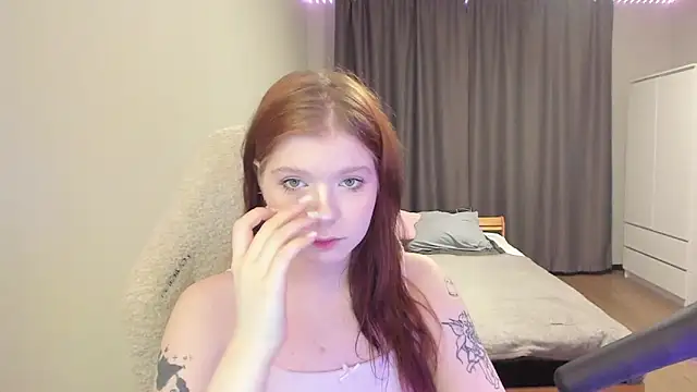 Snapshot of TenderTwos chatting on 11-18-25, 05:17 TenderTwos online show from 11-18-25, 05:17