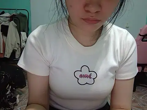 Snapshot of May2k2 chatting on 11-05-25, 02:44 May2k2 online show from 11-05-25, 02:44