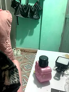 Snapshot of May2k2 chatting on 01-08-26, 12:46 May2k2 online show from 01-08-26, 12:46