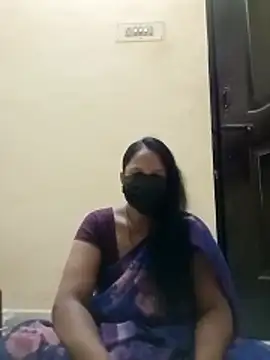 Snapshot of tamilammu1431 chatting on 10-25-25, 09:06 tamilammu1431 online show from 10-25-25, 09:06