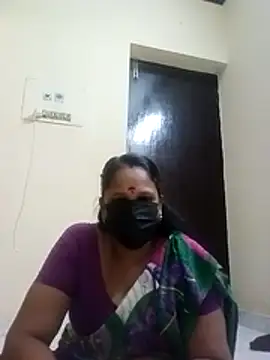 Snapshot of tamilammu1431 chatting on 10-29-25, 01:46 tamilammu1431 online show from 10-29-25, 01:46