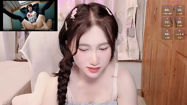 Snapshot of anna-888- chatting on 10-26-25, 04:57 anna-888- online show from 10-26-25, 04:57