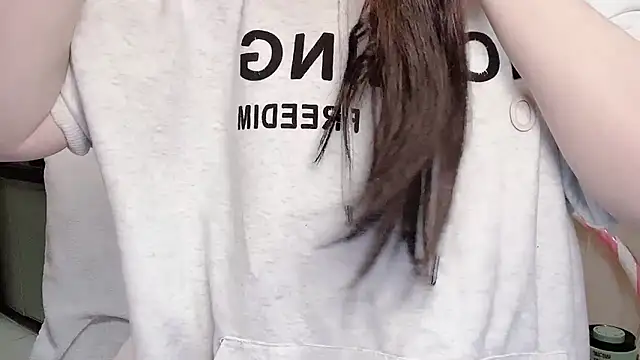 Snapshot of anna-888- chatting on 12-20-25, 03:08 anna-888- online show from 12-20-25, 03:08