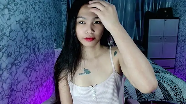 Snapshot of _Lachica_ chatting on 11-22-25, 12:20 Lachica online show from 11-22-25, 12:20