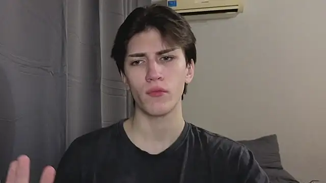 Oliver star boy  online show from 11-10-25, 04:17