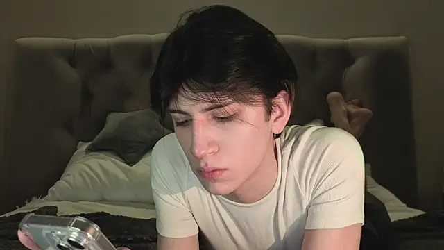 Oliver star boy  online show from 02-11-26, 05:18