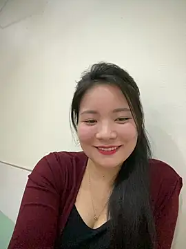 Bee Yellow00 online show from 03-04-26, 04:40