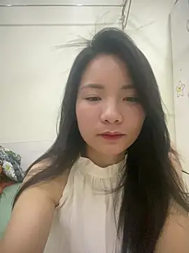Bee Yellow00 online show from 05-04-26, 04:41