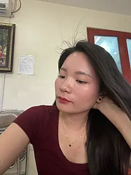 Bee Yellow00 online show from 06-09-26, 04:46