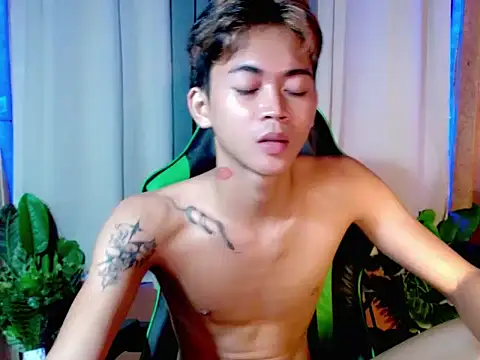 Snapshot of AsianCuteGuy21 chatting on 11-13-25, 08:30 AsianCuteGuy21 online show from 11-13-25, 08:30