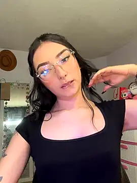 Snapshot of soffia_candy_ chatting on 10-24-25, 11:28 soffia candy  online show from 10-24-25, 11:28