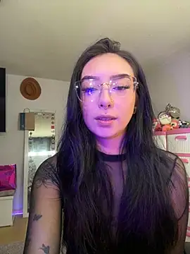 Snapshot of soffia_candy_ chatting on 10-28-25, 03:25 soffia candy  online show from 10-28-25, 03:25