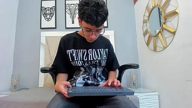 adams bobby online show from 04-22-26, 11:56