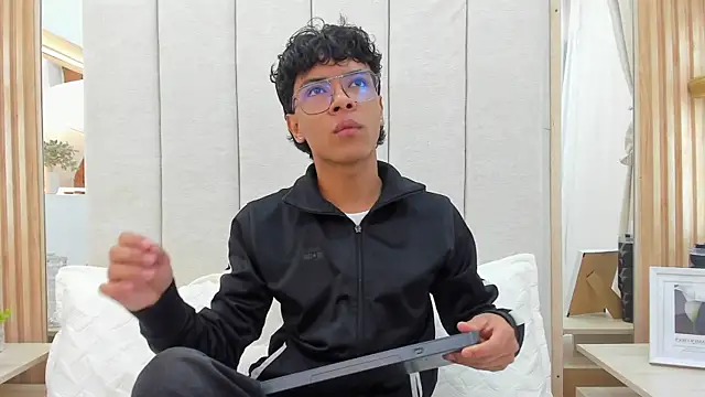 adams bobby online show from 07-25-26, 11:08