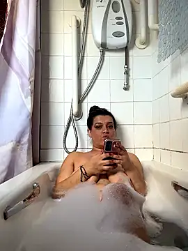 BubblesLovexox online show from 01-16-26, 01:59