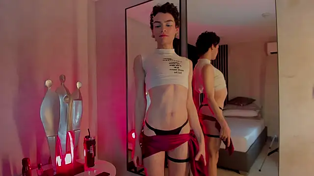 Snapshot of Val_Guerra chatting on 11-13-25, 04:11 Val Guerra online show from 11-13-25, 04:11