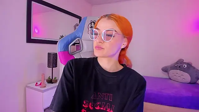 Snapshot of celeste_blazze_ chatting on 02-11-26, 05:29 celeste blazze online show from 02-11-26, 05:29