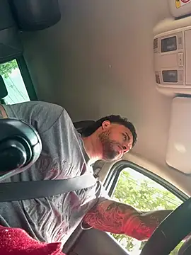 Snapshot of AUSTINN_TORRES chatting on 03-31-26, 03:01 AUSTINN TORRES online show from 03-31-26, 03:01