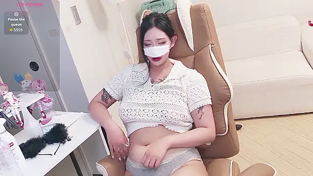 Milk Sola online show from 06-20-26, 12:08
