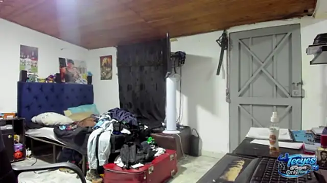 Snapshot of Malek_Ivonny chatting on 02-27-26, 02:33 Malek Ivonny online show from 02-27-26, 02:33