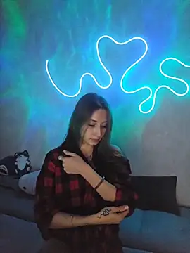 Emma Wilsons online show from 11-23-25, 02:17