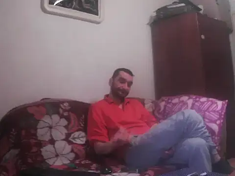 Snapshot of alin42xx chatting on 11-08-25, 06:24 alin42xx online show from 11-08-25, 06:24