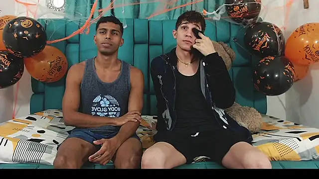 Snapshot of Hot_Boys_Latinos_X chatting on 10-29-25, 12:13 Hot Boys Latinos X online show from 10-29-25, 12:13