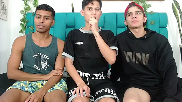 Snapshot of Hot_Boys_Latinos_X chatting on 10-31-25, 12:11 Hot Boys Latinos X online show from 10-31-25, 12:11