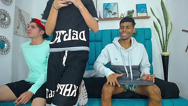 Snapshot of Hot_Boys_Latinos_X chatting on 11-08-25, 10:08 Hot Boys Latinos X online show from 11-08-25, 10:08