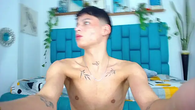 Snapshot of Hot_Boys_Latinos_X chatting on 11-28-25, 10:01 Hot Boys Latinos X online show from 11-28-25, 10:01