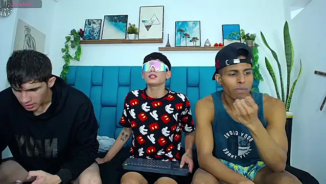 Snapshot of Hot_Boys_Latinos_X chatting on 12-19-25, 10:17 Hot Boys Latinos X online show from 12-19-25, 10:17
