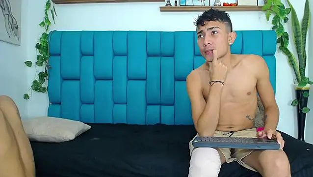 Snapshot of Hot_Boys_Latinos_X chatting on 01-05-26, 10:02 Hot Boys Latinos X online show from 01-05-26, 10:02