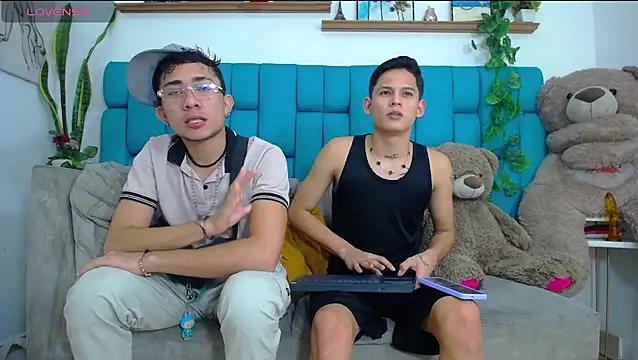 Snapshot of Hot_Boys_Latinos_X chatting on 02-10-26, 07:40 Hot Boys Latinos X online show from 02-10-26, 07:40