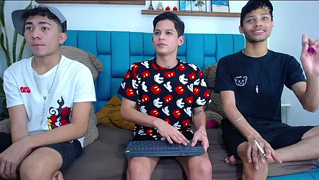 Snapshot of Hot_Boys_Latinos_X chatting on 03-01-26, 06:10 Hot Boys Latinos X online show from 03-01-26, 06:10