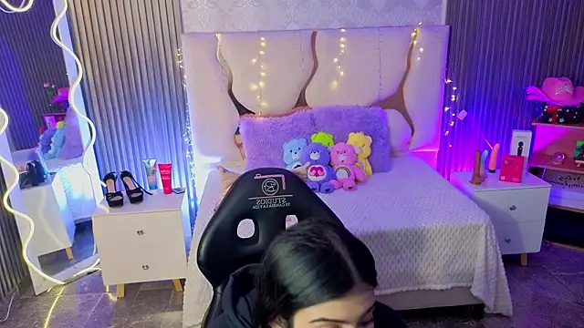 MAIILY TAY online show from 03-12-26, 12:33