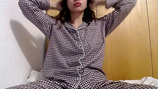 Snapshot of bellefleurrr chatting on 11-07-25, 08:42 bellefleurrr online show from 11-07-25, 08:42