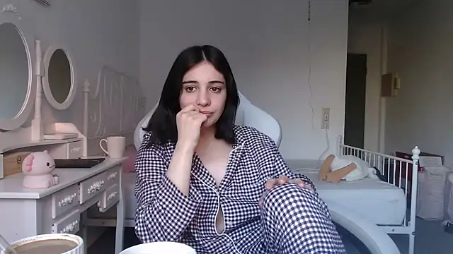 Snapshot of bellefleurrr chatting on 03-27-26, 07:03 bellefleurrr online show from 03-27-26, 07:03