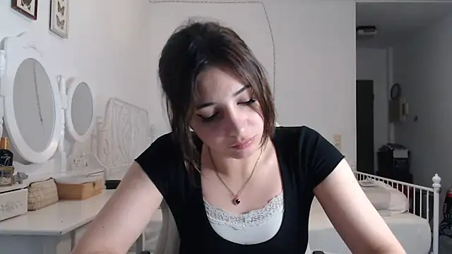 bellefleurrr online show from 06-18-26, 12:33