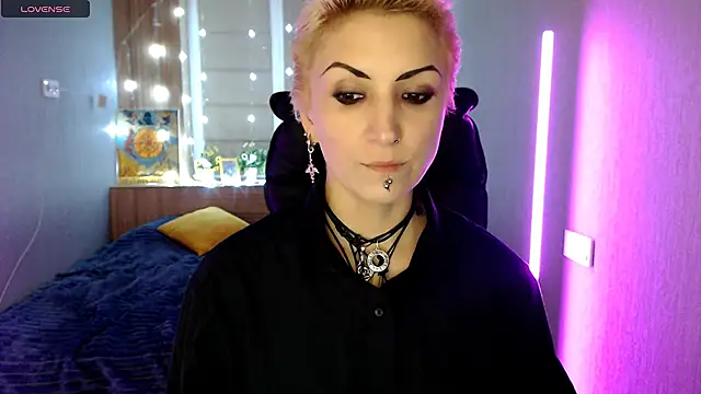 Sweet-n-Strong online show from 11-28-25, 01:03