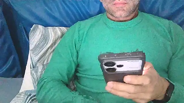 Snapshot of Evasionee chatting on 10-27-25, 08:57 Evasionee online show from 10-27-25, 08:57