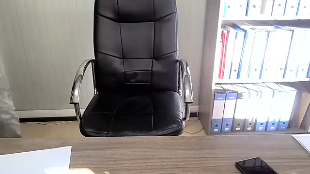 Snapshot of Evasionee chatting on 11-06-25, 08:04 Evasionee online show from 11-06-25, 08:04