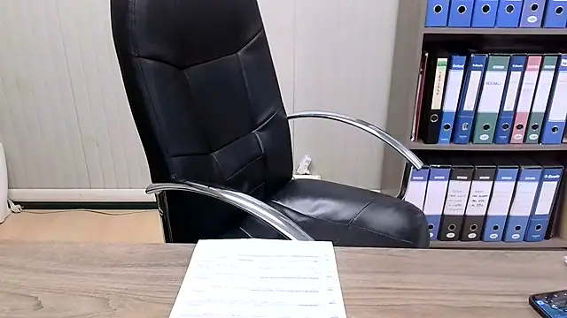 Snapshot of Evasionee chatting on 12-18-25, 07:25 Evasionee online show from 12-18-25, 07:25