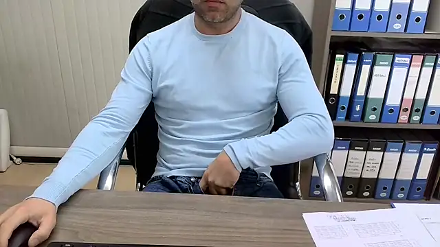 Snapshot of Evasionee chatting on 03-05-26, 08:10 Evasionee online show from 03-05-26, 08:10