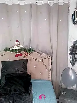 eva delight  online show from 11-24-25, 11:10